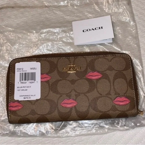 Coach lips print wallet in signature canvas NEW WITH TAGS